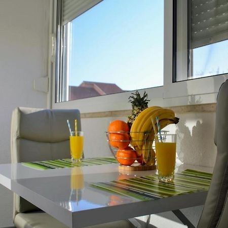 Mihaela Studio Apartmans 150M Near The Beach Kaštela Esterno foto