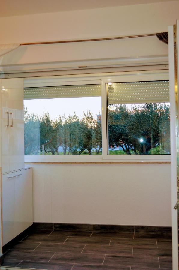 Mihaela Studio Apartmans 150M Near The Beach Kaštela Esterno foto