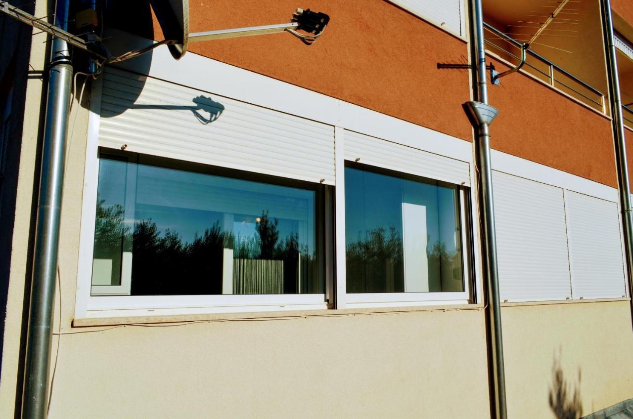 Mihaela Studio Apartmans 150M Near The Beach Kaštela Esterno foto