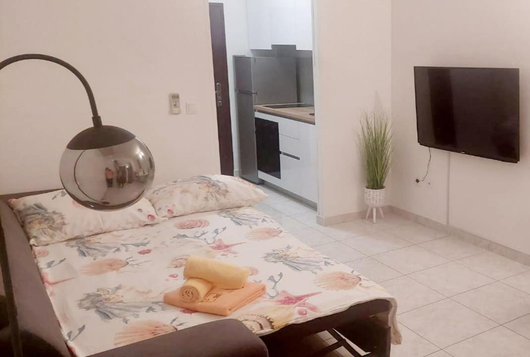 Mihaela Studio Apartmans 150M Near The Beach Kaštela Esterno foto