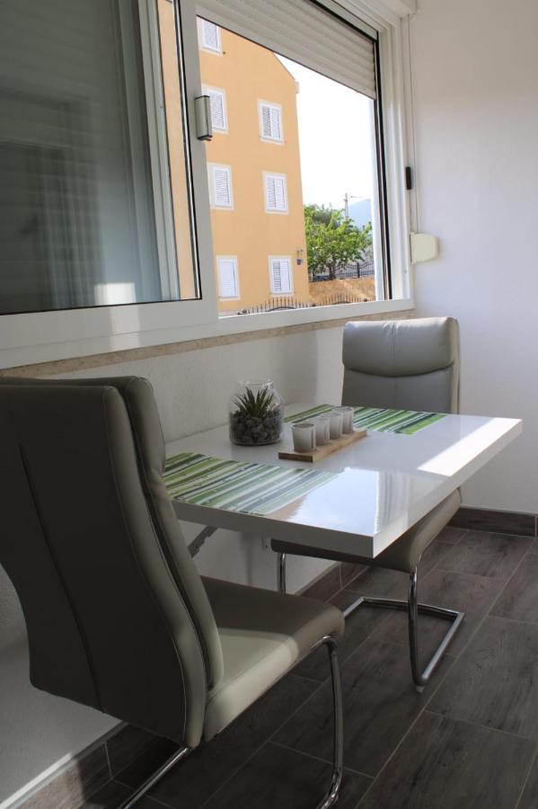 Mihaela Studio Apartmans 150M Near The Beach Kaštela Esterno foto